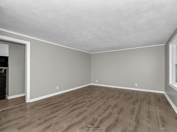 4th image of 871 Heritage Dr