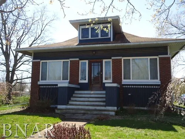 305 E 5th St photo 1