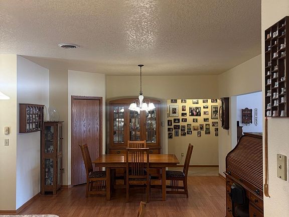 3rd image of 103 6th St SE