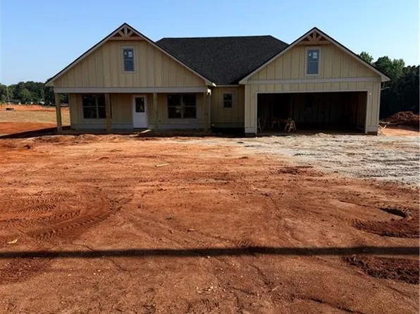 1099 30th St, Valley, AL 36854