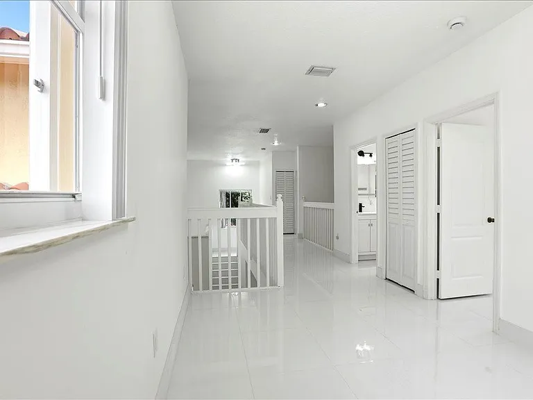 3802 SW 165th Ter — Photo 37