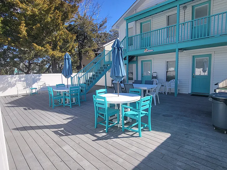 1420 Holly Driveunit B — Photo 2