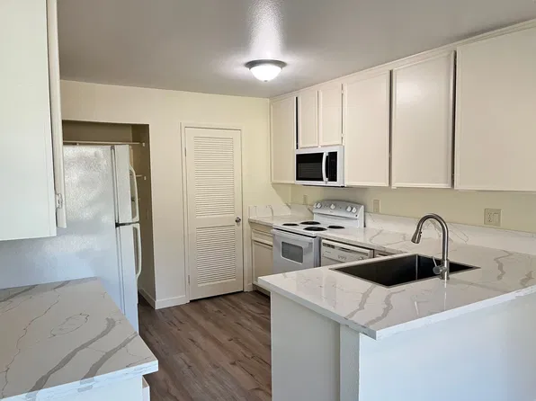 2358 Adirondack Row Unit 6, San Diego, CA 92139