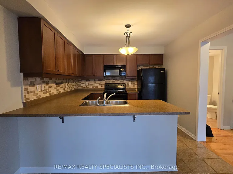 826 Fowles Ct — Photo 6