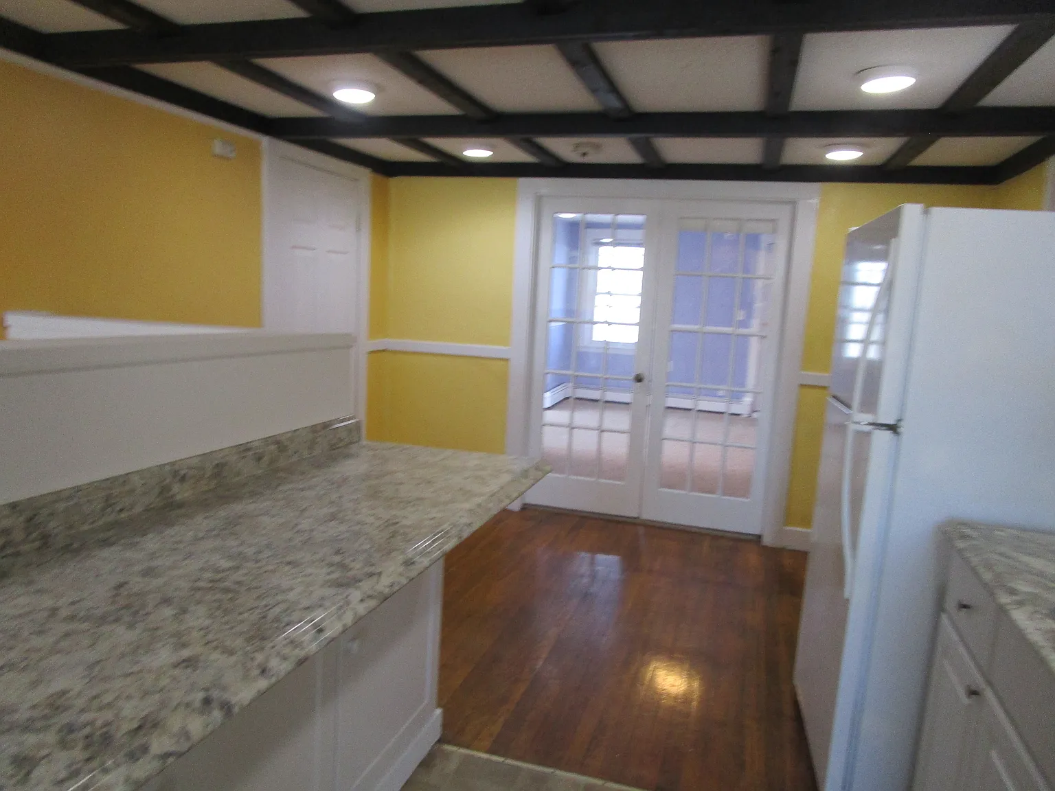 2 bed, 99999 sqft, $2,300 — Photo 3