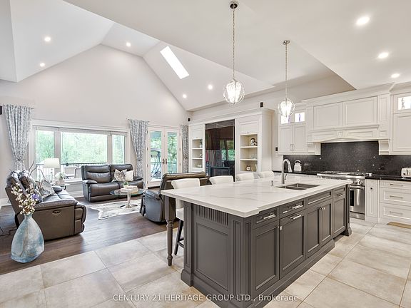 2nd image of 1894 Simcoe Blvd