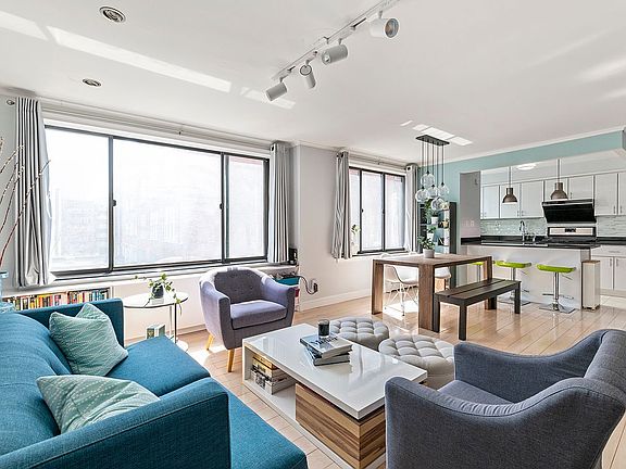 3rd image of 179 Grand St APT 4G