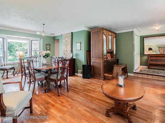 3rd image of 4531 Ethel St