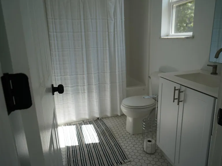 5 Thornbury Ln — Photo 7