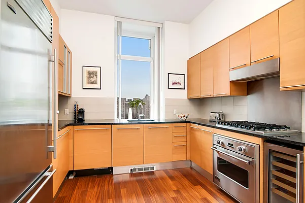 Sold by Compass | media 21