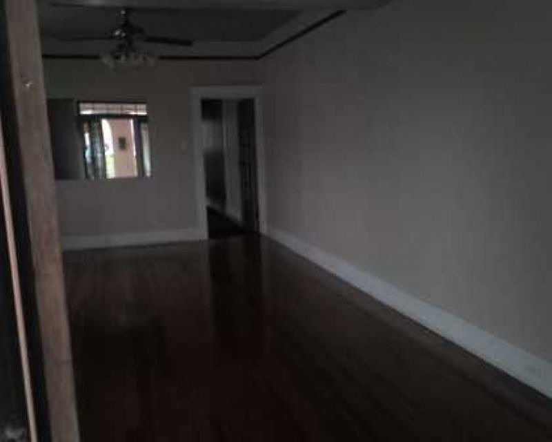 2nd image of 840 Taft Pl