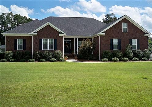 1st image of 106 Pointe Dr