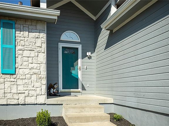 4th image of 1100 N Viking Ct