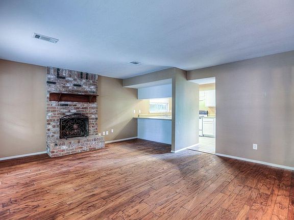 3rd image of 3207 Birch Creek Dr