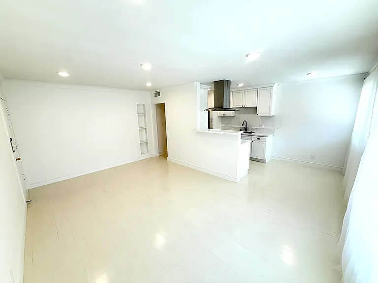 8720 W Olympic Blvd #4 — Photo 2