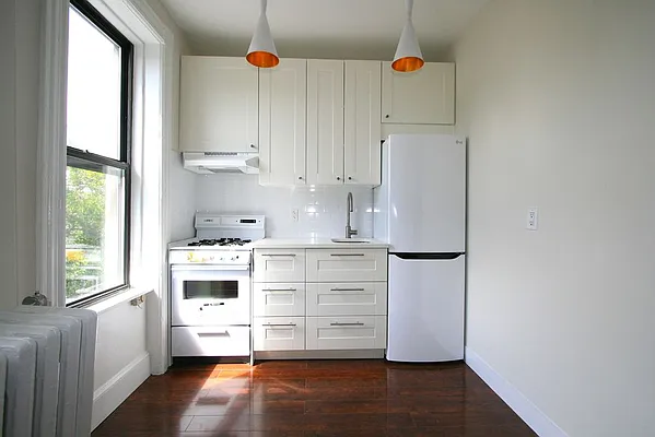 Rented by Dwell Residential Inc | media 27