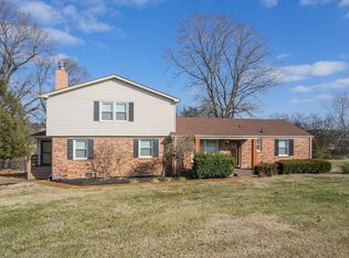 221 Lisa Ln, Nashville, TN 37210