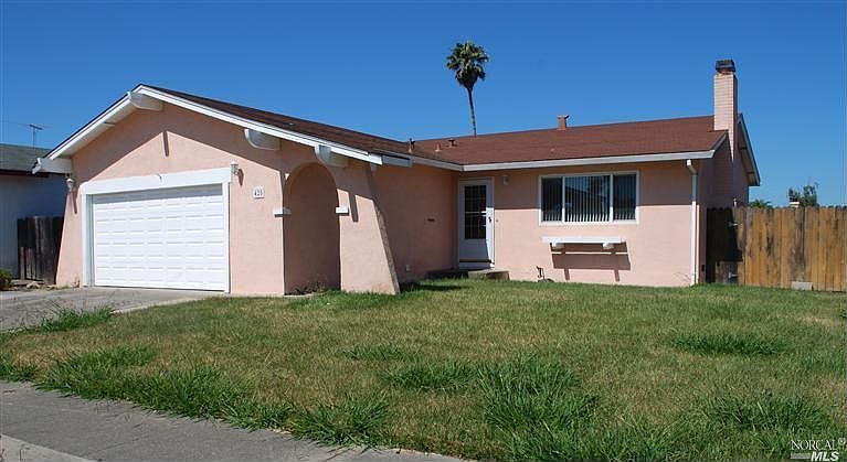 1st image of 425 Lucina St