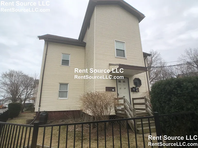 17 Everett St #B — Photo 24