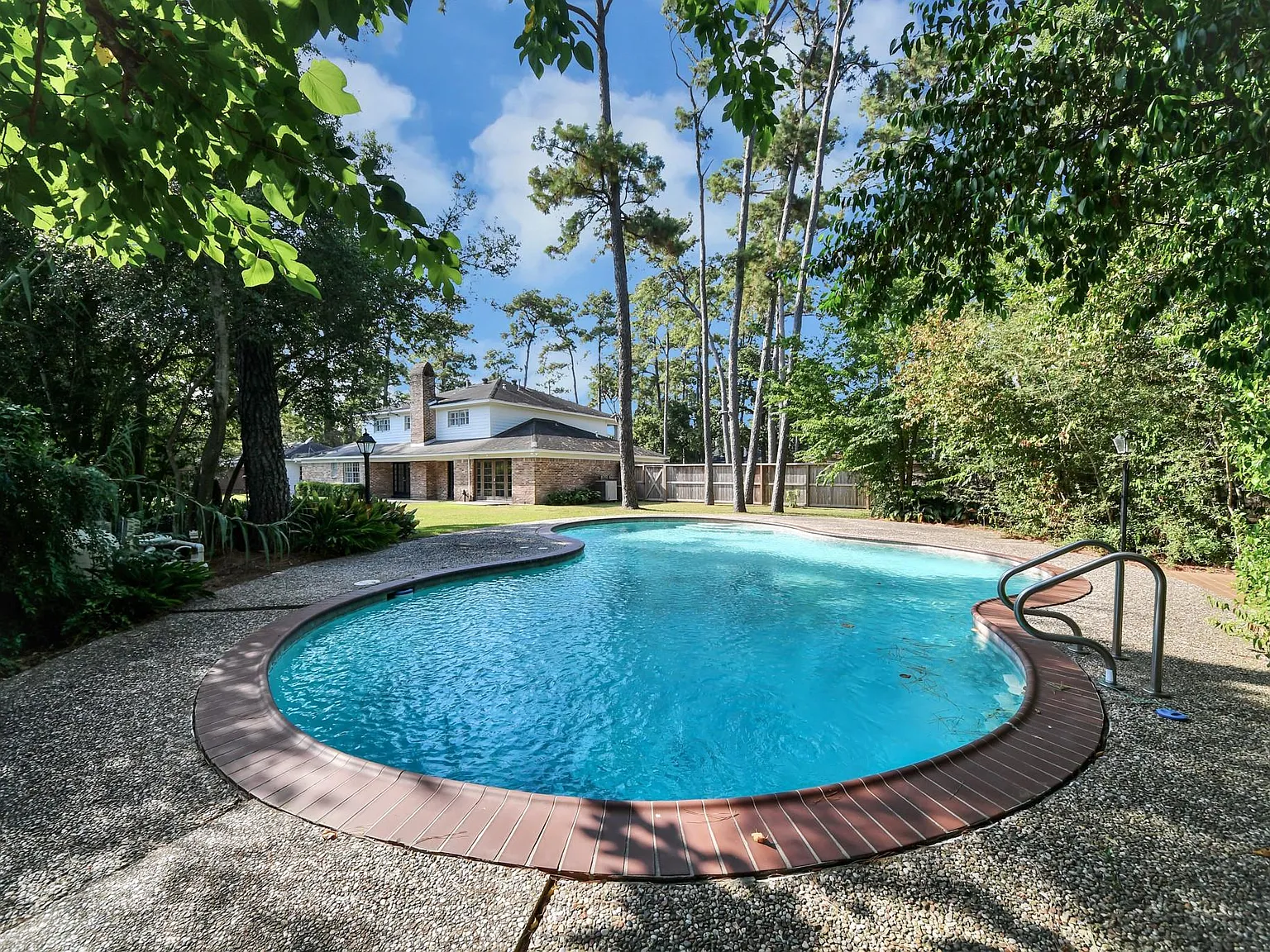 5 bed, 5.0 bath, 3932 sqft, $7,250 — Photo 4