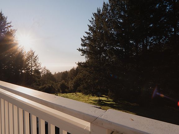 4th image of 520 Redwood Rd