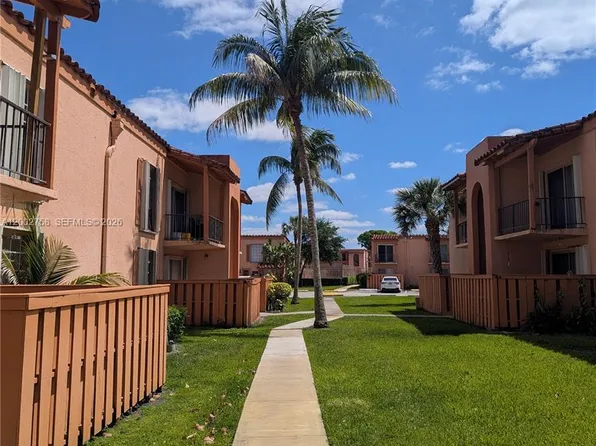 7160 Fairway Dr APT J18, Miami Lakes, FL 33014