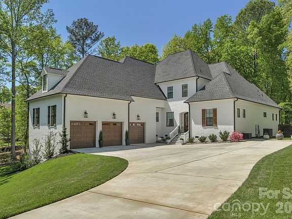 2nd image of 365 Stone Cliff Ln