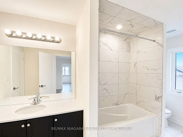 29 Oriole Cres — Photo 12