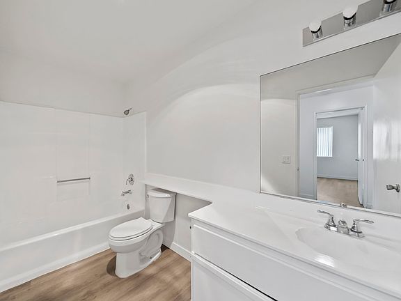 3rd image of 8553 Sepulveda Blvd #201