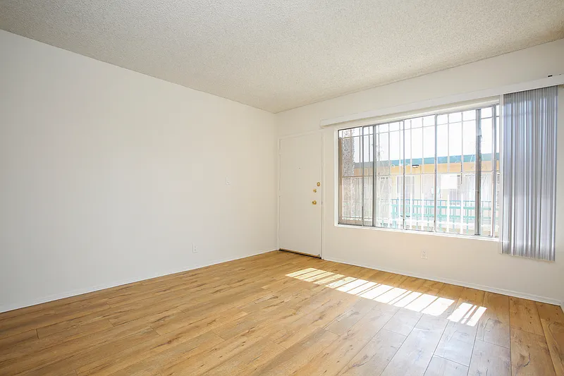1 bed, 1.0 bath, 600 sqft, $2,025 — Photo 4