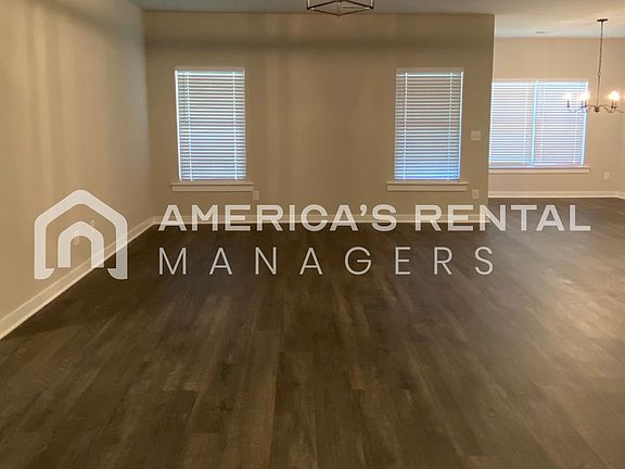 3rd image of 460 Ridge View Cir