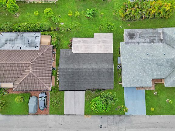 4th image of 4954 NW 48 Avenue