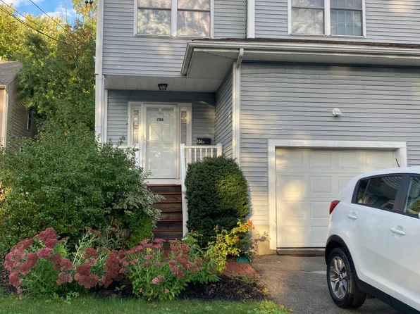 20 2nd St #A, Framingham, MA 01702