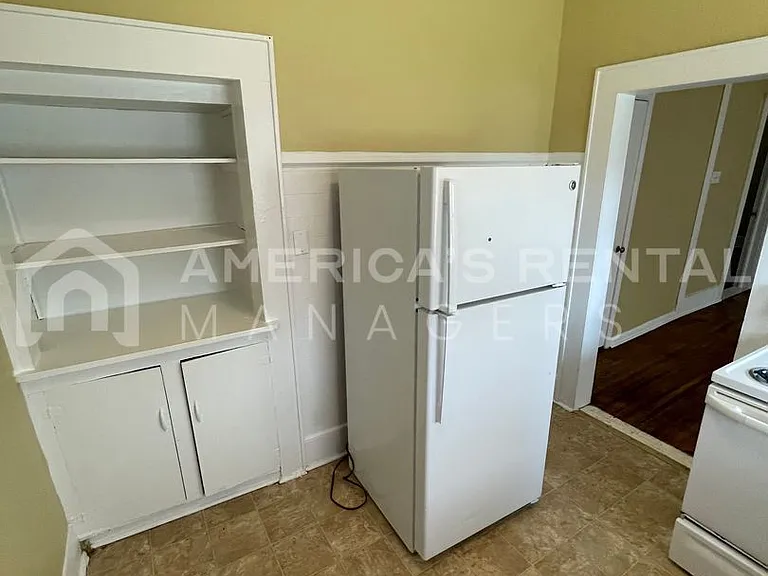 1701 Berkley Avenue — Photo 12