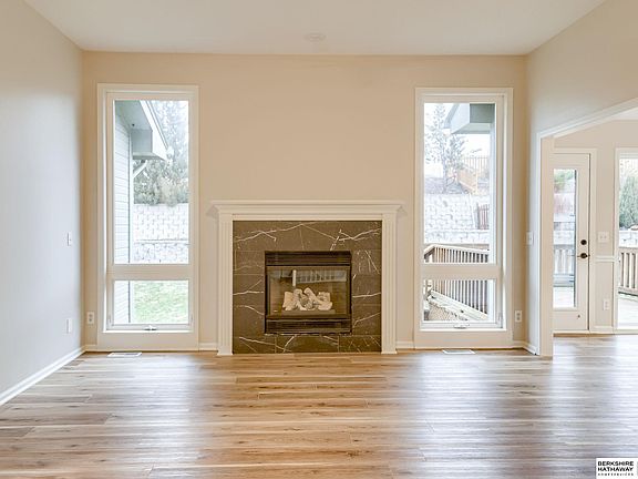5th image of 5126 Lakecrest Dr