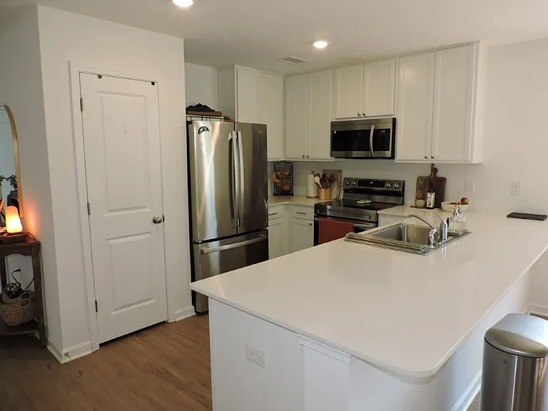4664 Carlstrom Ln — Photo 10