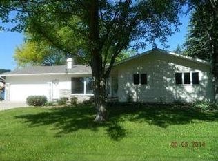 631 Hawthorne Dr, Omro, WI 54963