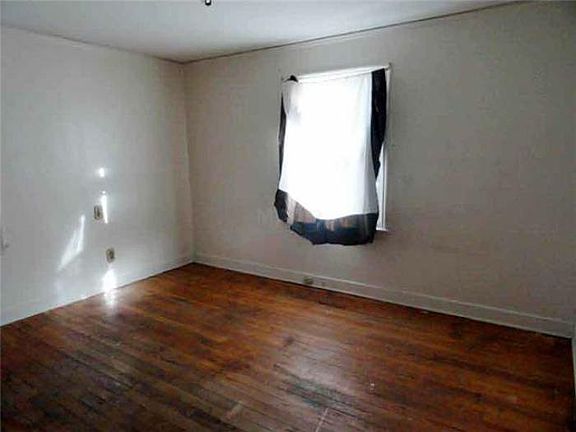 5th image of 2826 Dell Ave