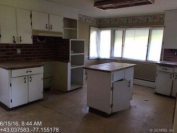 4th image of 2958 Greig St