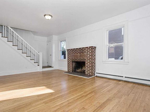 4th image of 142 Cedar Ave