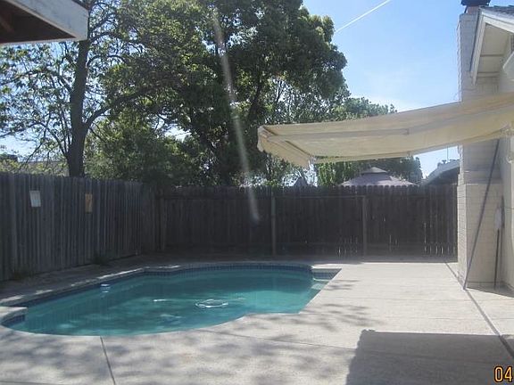 Entertainer's Backyard