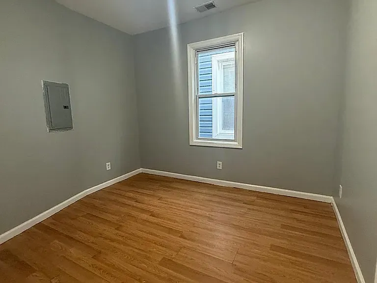 43 Durand Pl #2 — Photo 4