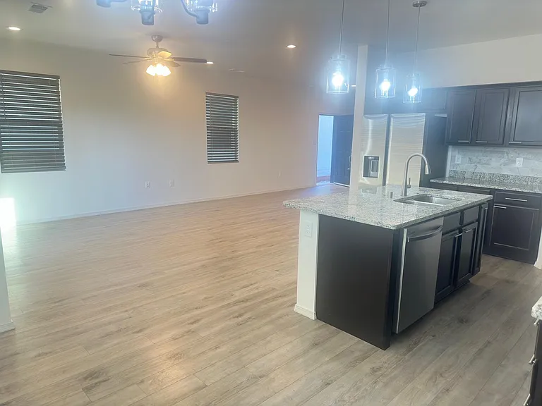 1085 Walsh St SE — Photo 6