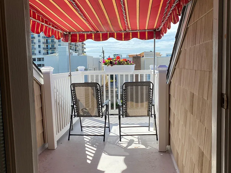 9705 Pacific Ave — Photo 26