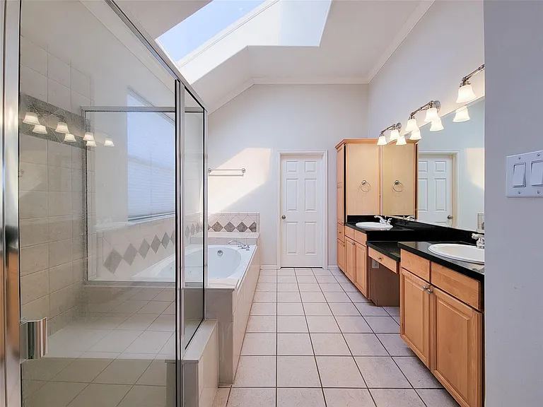 604 Reinerman St — Photo 31