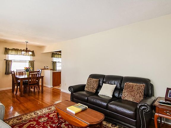 5th image of 14982 Lindmont Dr