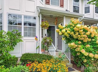 1008 Blossom Cir, Dayton, NJ 08810