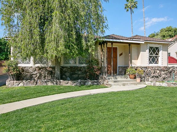 4th image of 733 S Griffith Park Dr