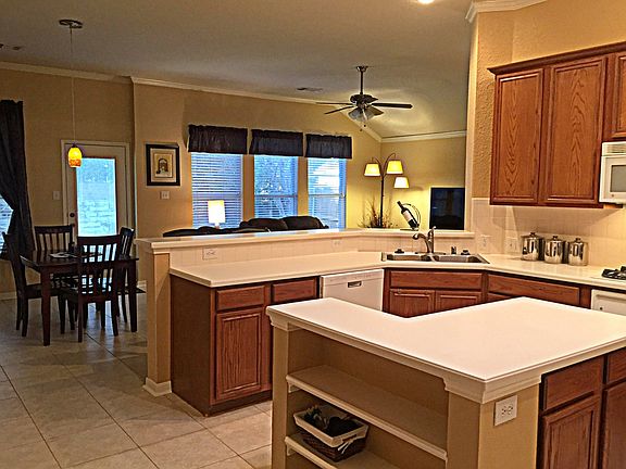 4th image of 405 Shumate Dr