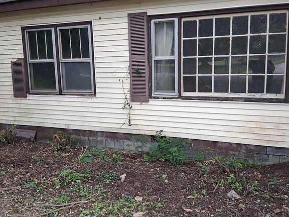 4th image of 802 Hudson St